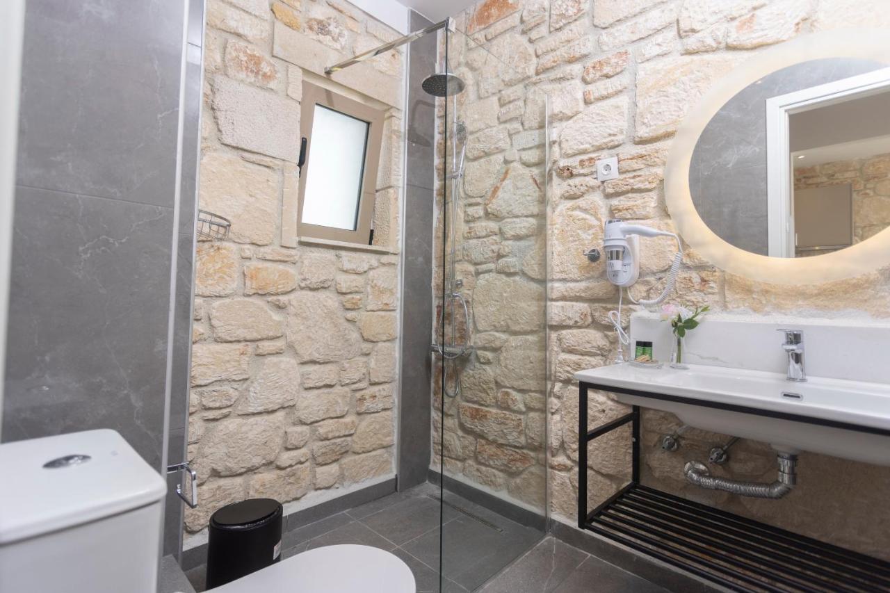 Anna Mare Luxury Apartments Afytos Eksteriør billede